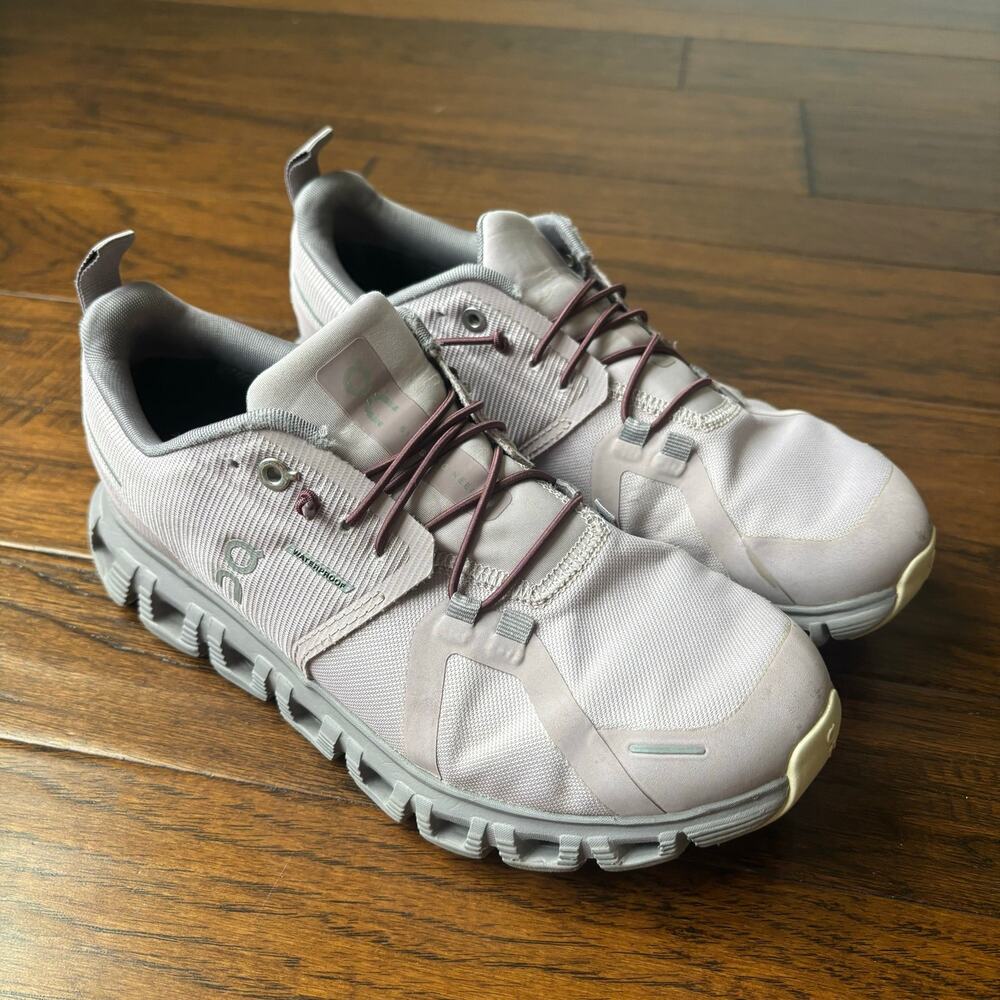 OnCloud Women’s Cloud 6 Waterproof Sneaker Size 7 Purple Running